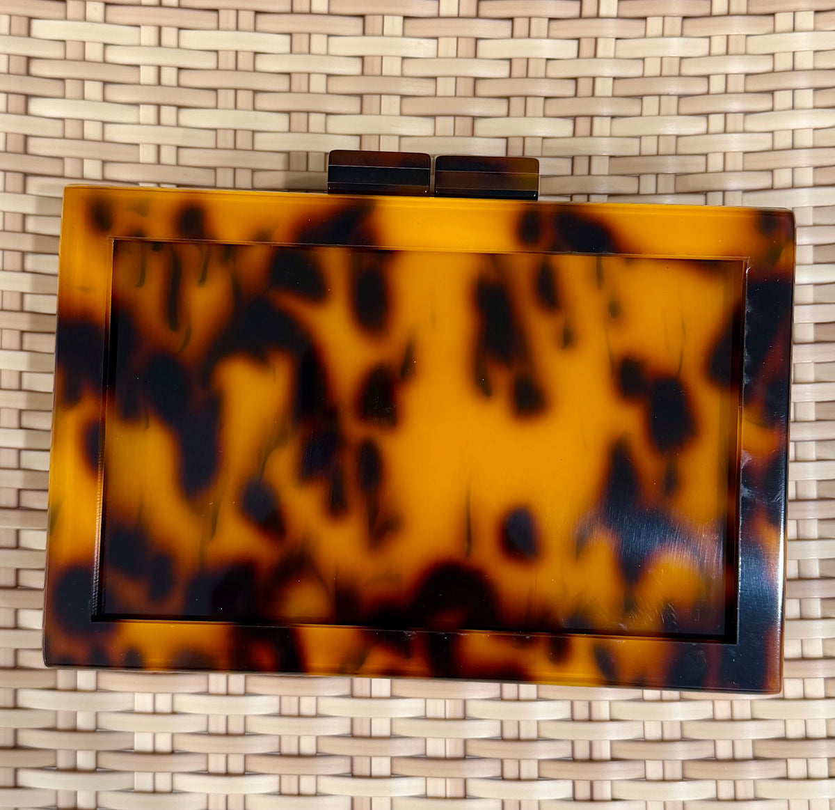 Self-Finishing Acrylic Clutch