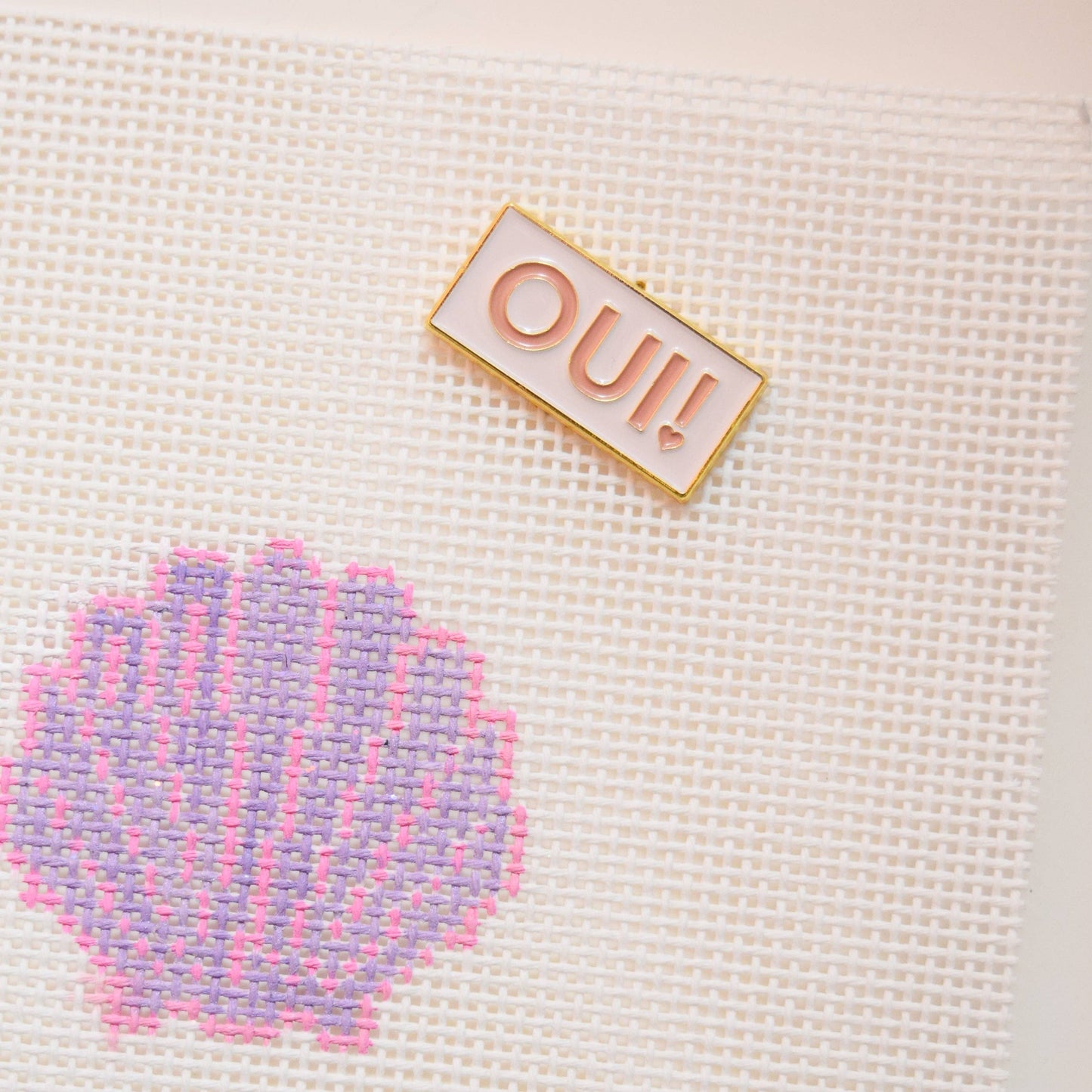 Oui! Needle Minder